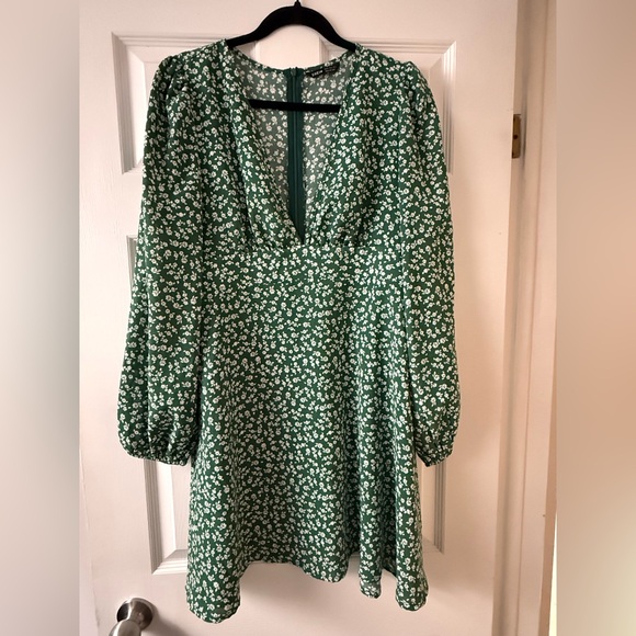 SHEIN Dresses & Skirts - SHEIN Emerald Floral Long Sleeve Dress
